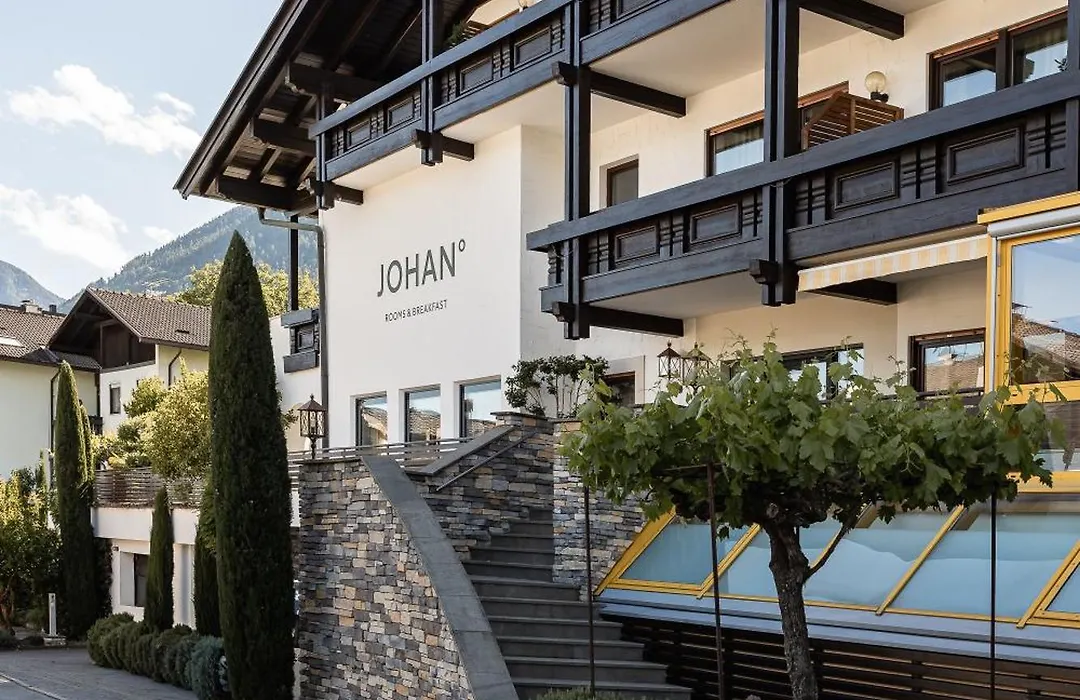 Johan - Rooms & Breakfast Merano-1